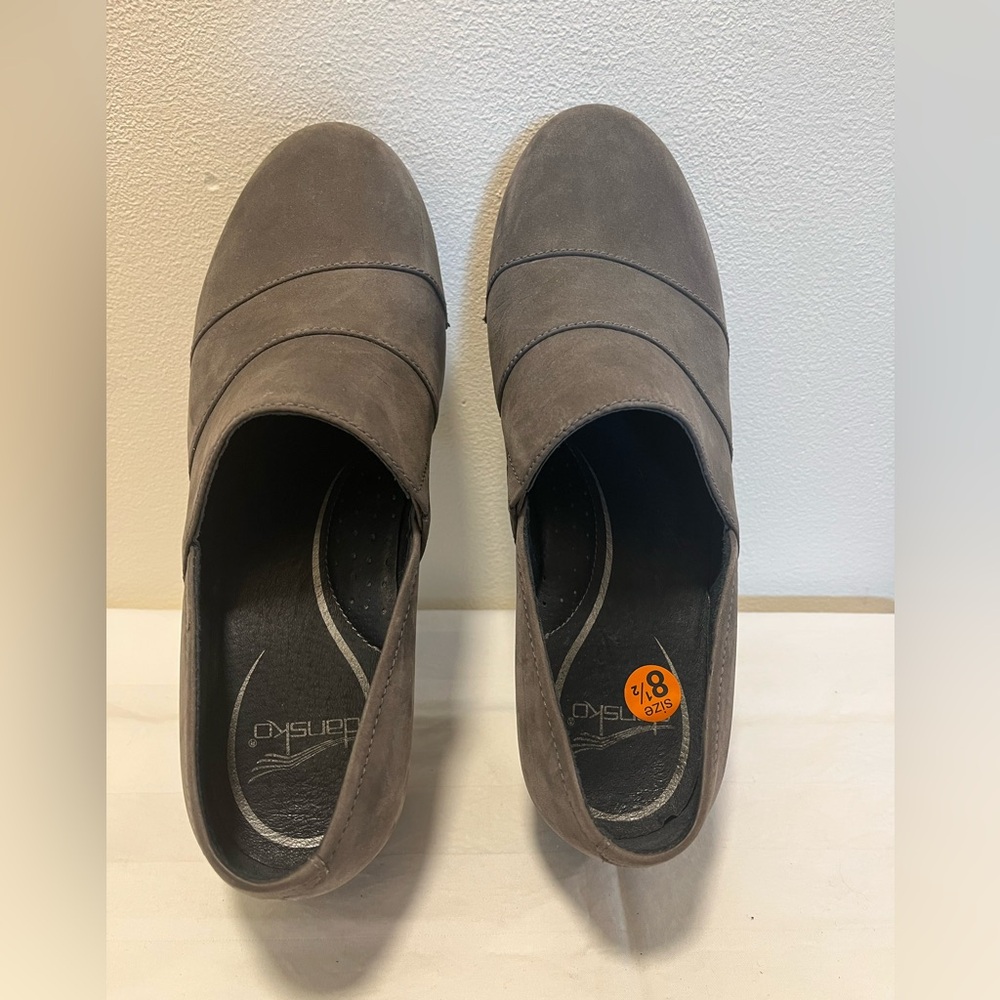 Dansko Classic Closed Heel Scandi Suede Durable Slip-On Clogs, Sz 8.5, Gray